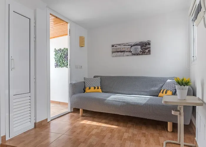 아파트 Home2book Charming Attic Center, Terrace *